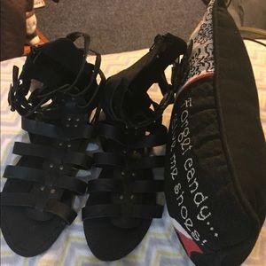 BLACK BOHEMIAN SHOES SIZE 8